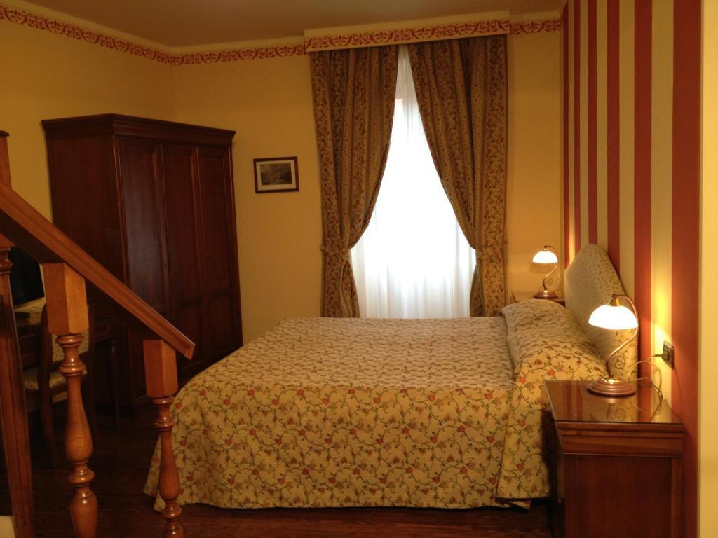 La Dependance Hotel Menaggio Room photo