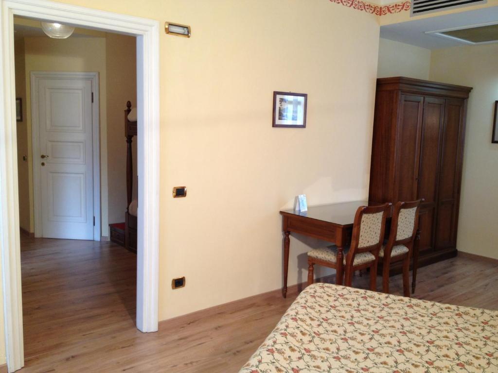 La Dependance Hotel Menaggio Room photo